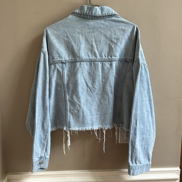 JUSTUSA Cropped Distressed Raw Hem Jean Jacket Size Large - Picture 9 of 10